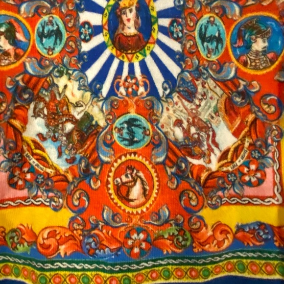 Dolce and Gabbana Sweater Iconic Print - Picture 4 of 9